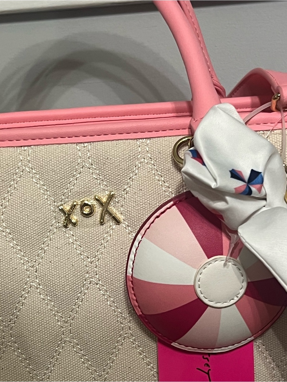 Betsey Johnson- Quilted Canvas Tote Bag - Pink and Cream NWT - Picture 2 of 15
